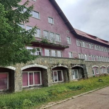 Noi investiții în reabilitarea și modernizarea campusului Liceului Tehnologic din Lupeni