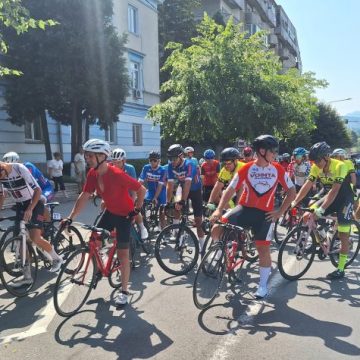 Cicliști din toată țara s-au întrecut în cursa ciclistă „Vertical Race” din Parâng