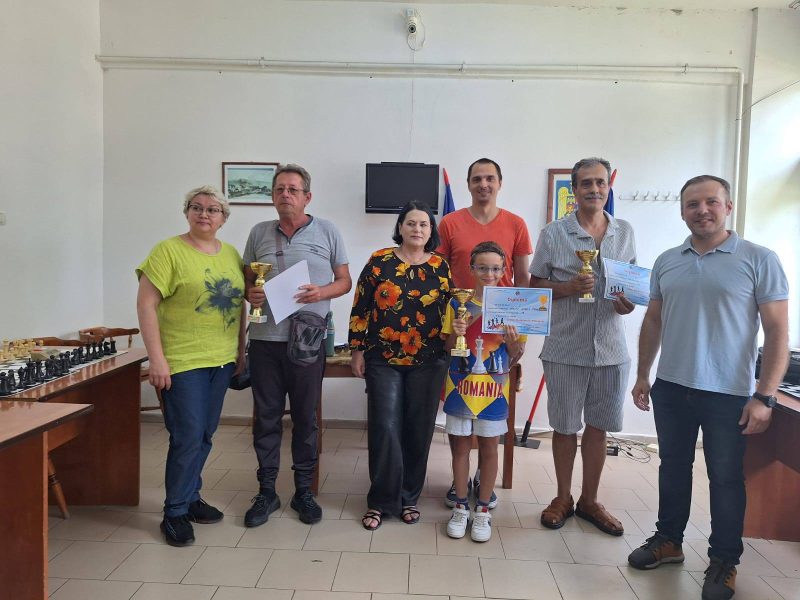 Un nou succes pentru „micul Kasparov” Rareș Apostu, la turneul de șah de la Petroșani