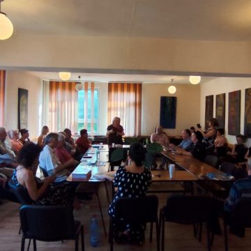 „De vorbă cu scriitorii și cărțile lor” la Zilele Municipiului Hunedoara