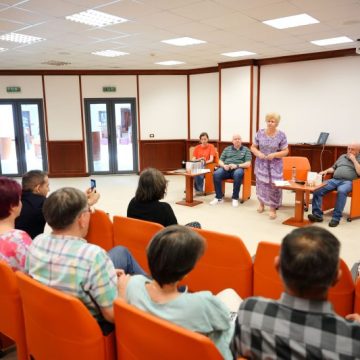 Cartea „Jurnalismul digital și IA”, lansată la Biblioteca Universitatea Politehnică din Timișoara