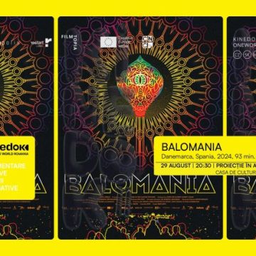 Prima proiecție de film „KineDok” în aer liber la Uricani, în fața Casei de Cultură