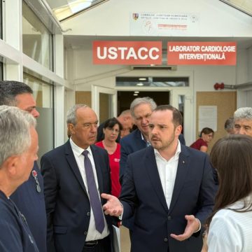 Ministrul Sănătății se declară impresionat după vizita la SJU Deva, pe care-l consideră un exemplu de bune practici în domeniul sănătății