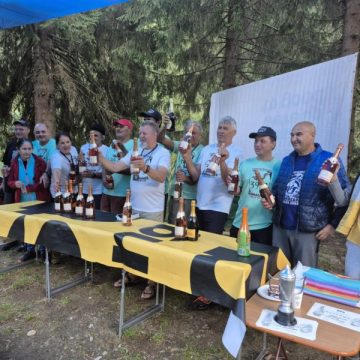 Sărbătoarea pasionaților de speologie din România la întâlnirea aniversară de 39 de ani a Clubului Hidrocarst Valea Jiului