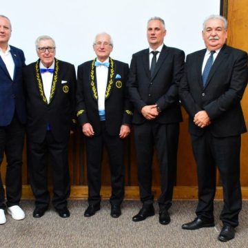 „Istoria energeticii românești”, lucrarea monumentală a prof.dr.ing. Victor Vaida a fost prezentată la Deva