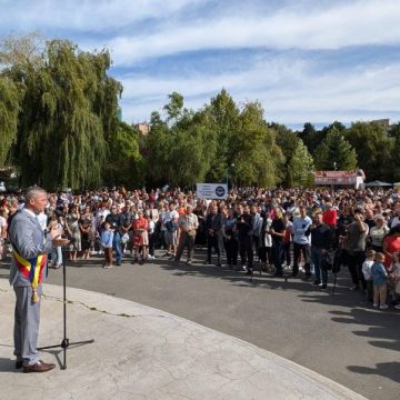 Primarul Petroșaniului consideră că deschiderea noului an școlar este o sărbătoare a copiilor și a comunității