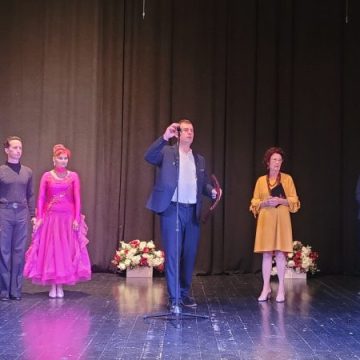 Recital artistic de suflet la Lupeni, cu oameni cu alte profesii, dar cu talent și inimi deschise către artă