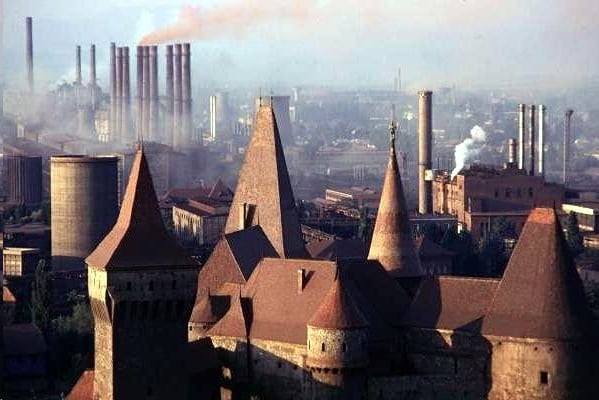 Parlamentarii PSD Hunedoara solicită desecretizarea contractului de privatizare al Arcelor Mittal și acuză compania indiană de nerespectarea acestuia