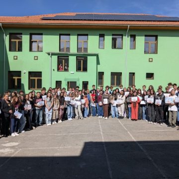 Premii pentru olimpicii de la Colegiul Național „Mihai Eminescu” din Petroșani