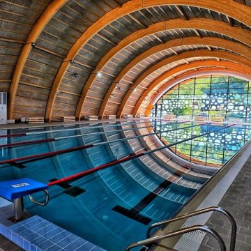 Lucrările de la Bazinul didactic pentru înot de la Lupeni au fost finalizate cu succes