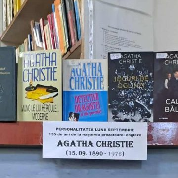 Scriitoarea Agatha Christie omagiată la Biblioteca „Valeriu Butulescu” din Petroșani la 135 de ani de la naștere
