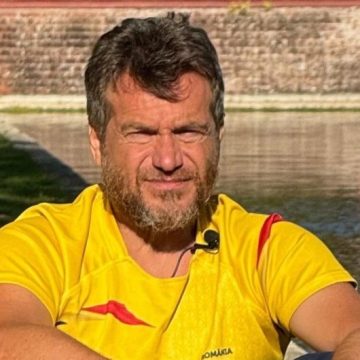 Sportivul petroșenean Avram Iancu onorat de echipa națională de fotbal a României