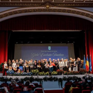 Performanța în educație recompensată de Marea Lojă Națională din România la „Gala Excelenței Hunedorene”