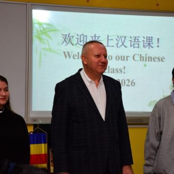 La Biblioteca județeană „Ovid Densușianu” au început cursurile pentru o nouă grupă de studiu al limbii chineze