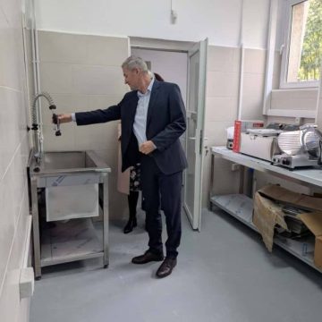 Dotări moderne pentru Colegiul Economic „Hermes” din Petroșani