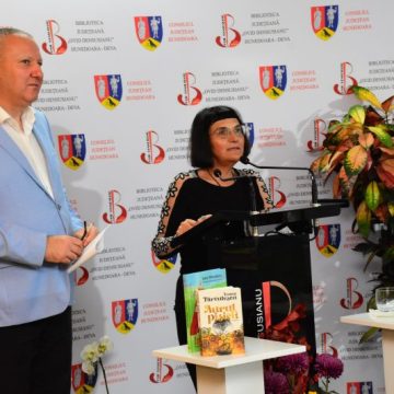O doamnă a literelor românești, Ioana Pârvulescu, oaspete de onoare la Salonul Hunedorean al Cărții