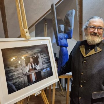 Vernisaj expozițional la Galeria de artă a Fundației Ianza Art din Petroșani în „Noaptea albă a galeriilor”
