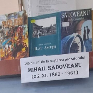 Biblioteca Municipală „Valeriu Butulescu” Petroșani machează 145 de ani de la nașterea lui Mihail Sadoveanu