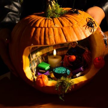 Mister, magie și suspans, de Halloween, în curtea Bibliotecii Județene ”Ovid Densușianu” Hunedoara-Deva