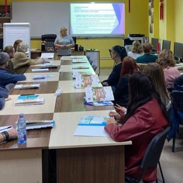 Start într-o nouă serie de cursuri de experți în accesarea de fonduri europene la Biblioteca județeană din Deva