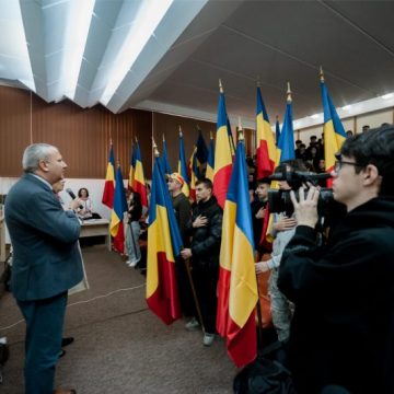 Ziua Națională a României sărbătorită la Biblioteca județeană „Ovid Densușianu”