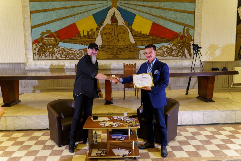 O „Întâlnire Altfel” cu Romulus Sîrbu, petroșeneanul care a ajuns în poziții manageriale de top, la nivel global