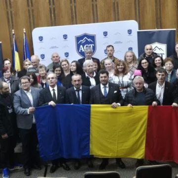 Partidul Acțiunea Conservatoare (ACT), partid fondat de europarlamentarul Claudiu Târziu, are filială și în județul Hunedoara
