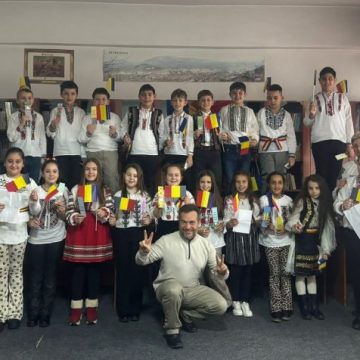 Educație, tradiție și spirit sărbătoresc la Biblioteca Municipală „Valeriu Butulescu” Petroșani