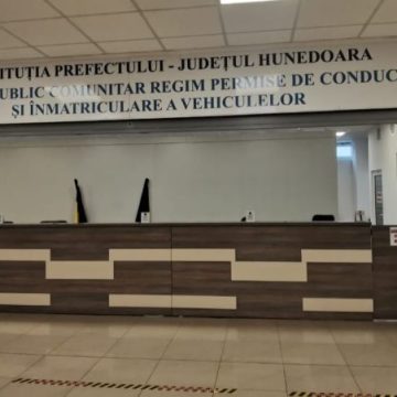 Sâmbătă, 20 decembrie, se preiau documente pentru radierea vehiculelor la SPCRPCIV Hunedoara