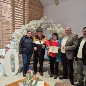 Veteranii vieții de familie din orașul Petrila, sărbătoriți la Muzeul Satului