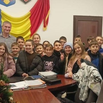 Elevi de la Școala gimnazială „I.G. Duca” au testat cum e să fii primar la Petroșani