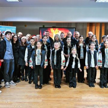 „Crăciunul pentru toți” la Vulcan, o lăudabilă inițiativă a clubului Interact al Rotary Club Valea Jiului