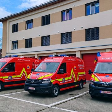 Trei ambulanțe noi pentru SMURD în dotarea ISU Hunedoara
