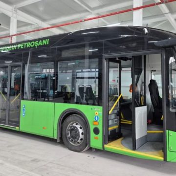 Categorii de persoane care beneficiază de gratuități la transportul public conform legilor speciale