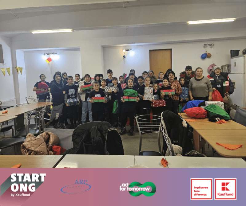 2 30 de copii din Simeria și Lupeni au participat la o excursie educativă de iarnă, organizată de Crăciun, în Valea Jiului