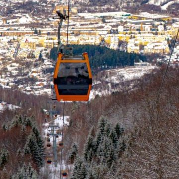 O defecțiune la telegondolă, umbrește bucuria distracției la munte în Pasul Vâlcan