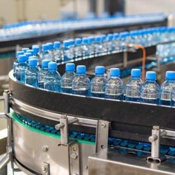 Statul român vrea să deschidă la Deva prima fabrică de stat pentru îmbutelierea apei minerale sub numele „Dacia”