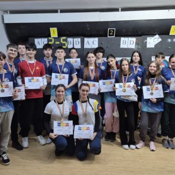 Șase titluri de campioni naționali și 4 de vicecampioni pentru arcașii Văii Jiului la Campionatele Naționale Indoor de la Rădăuți