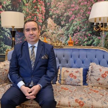 Emanoel Andronache, profesorul-politician care face AUR prin cultură