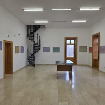 Expoziție de artă plastică semnată Nicoleta Racikovski la Castelul Nopcsa