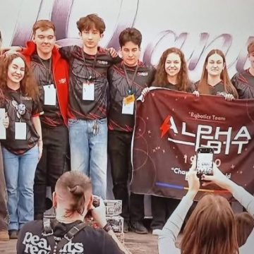 AlphaBit 19120 RO 137 de la Colegiul Național „Mihai Eminescu” Petroșani sunt calificați la Etapa Națională FIRST Tech Challenge Romania