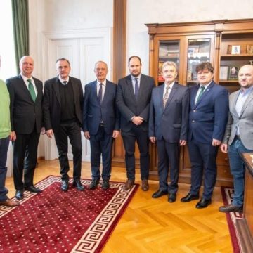 641405357_1349888070515927_1767005567007679347_n Consolidarea cooperării economice dintre județul Hunedoara și regiunea Vas din Ungaria, analizată la Consiliul Județean Hunedoara