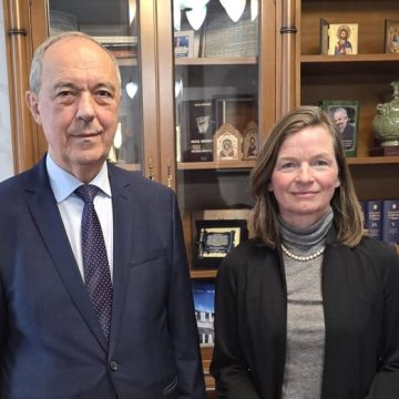 641464458_1523083443154520_5723307879140132970_n Consulul Republicii Federale Germania la Sibiu, în vizită la Consiliul județean Hunedoara