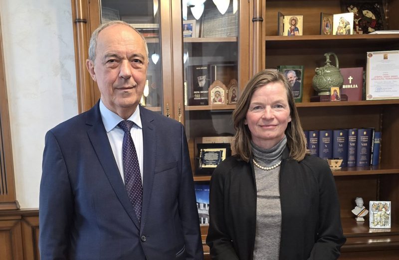 641464458_1523083443154520_5723307879140132970_n Consulul Republicii Federale Germania la Sibiu, în vizită la Consiliul județean Hunedoara