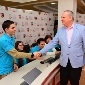 641585767_916972580950113_7497507572944944402_n S-au reluat confruntările din cadrul concursului județean de cultură generală „Citești și câștigi!”