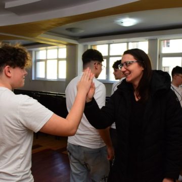 643283338_919486140698757_6327333046510102077_n S-au încheiat confruntările din grupele concursului județean de cultură generală „Citești și câștigi!”