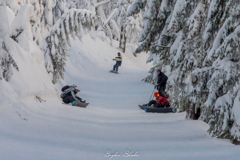 Statiunea-straja-8 Straja Banked Slalom 2026 – Ediția a IV-a aduce din nou adrenalina pe zăpadă în Stațiunea Straja, pe celebrul traseu „Pe Canal”.