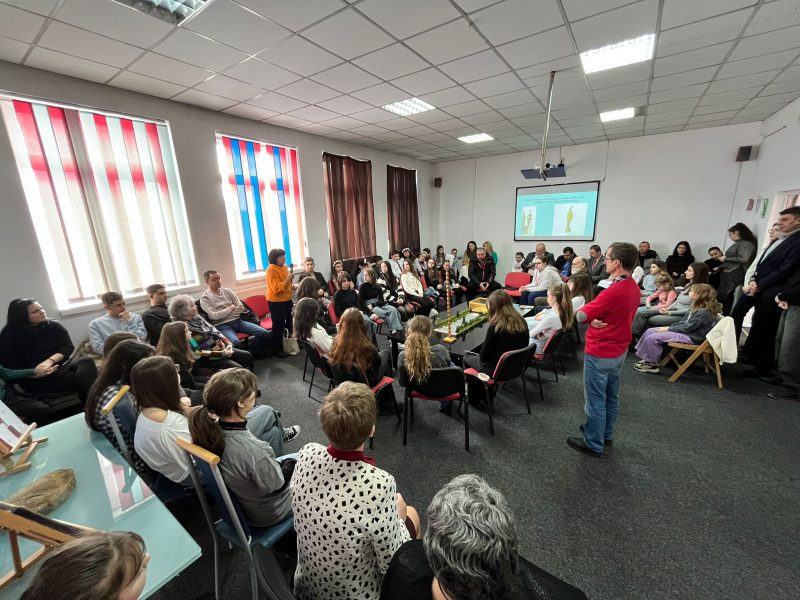 WhatsApp Image 2026-02-19 at 16.00.37 Brâncuși văzut de copiii Petrilei