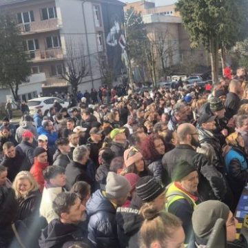 645640738_34337411185905464_2893934891951770952_n Interes crescut pentru Bursa Locurilor de Muncă „Bursa Mărțișorului” la Petroșani