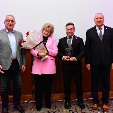 648121022_924841353496569_5403837194197029774_n Biblioteca Municipală „Valeriu Butulescu” Petroșani, desemnată „Cea mai bună bibliotecă municipală pe anul 2025”